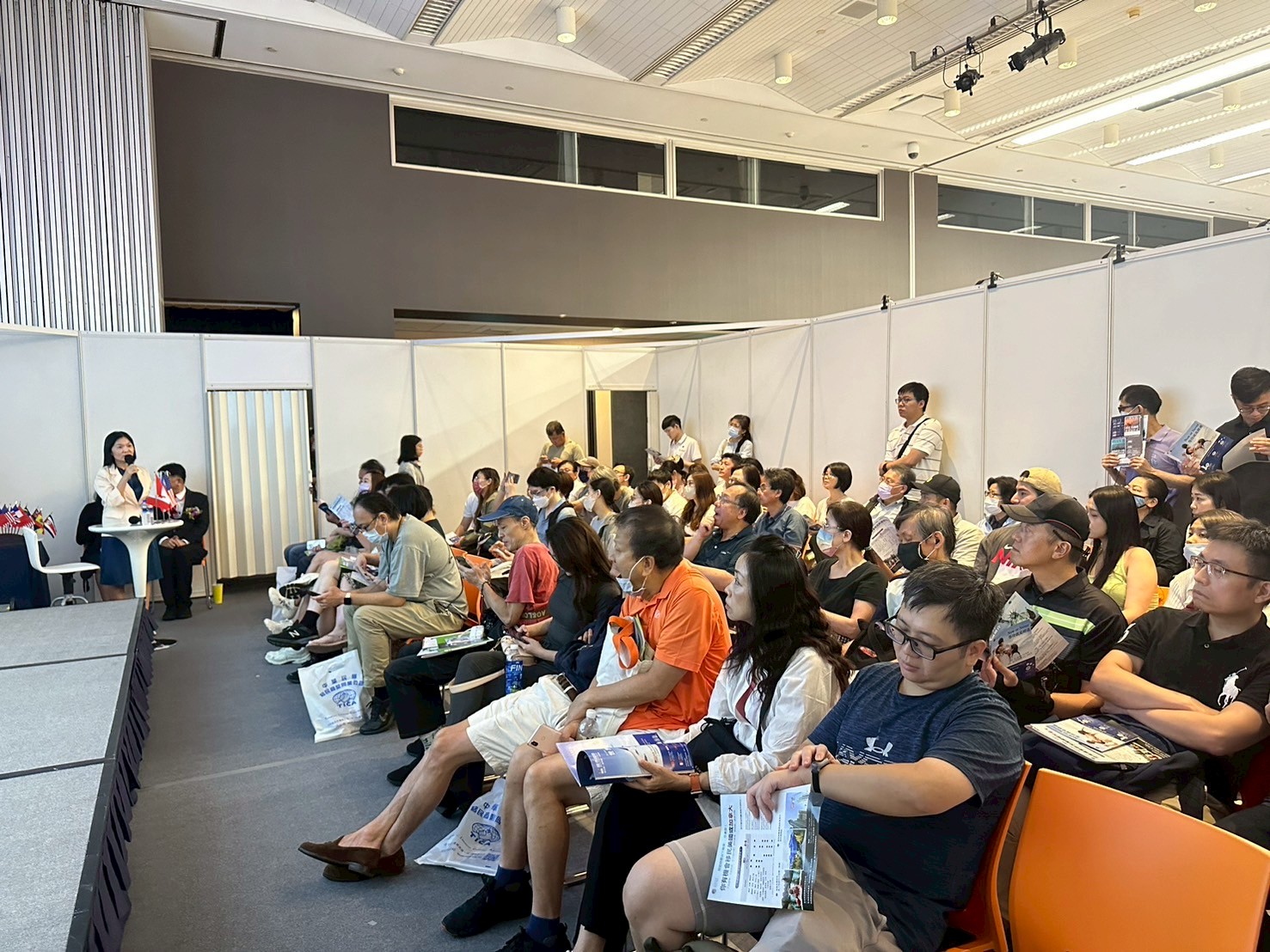 LINE_ALBUM_202596-7秋季移民展_251001_3 臣邑移民 2025 移民展