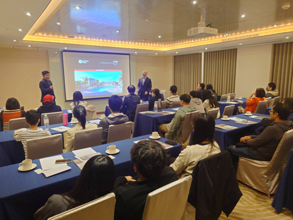 January activities03 臣邑移民 2026 美國移民講座現場-海外專家分享資產配置策略